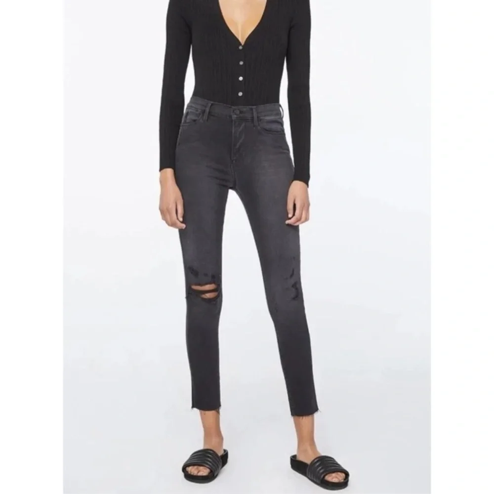 Frame Le High Skinny Crop Jeans in Brisbane Rips Black size 27